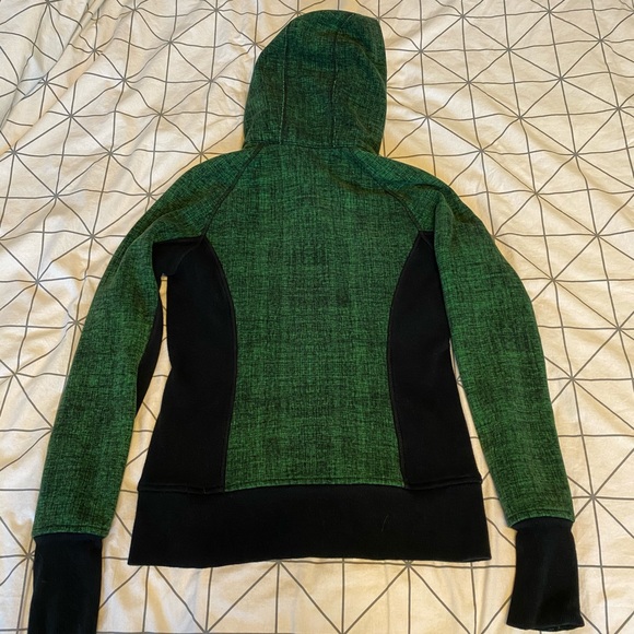 2010 Lululemon Scuba Hoodie - Picture 2 of 5